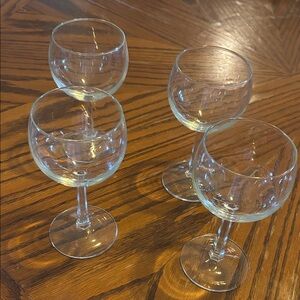 Crystal Clear Wine Glass Set